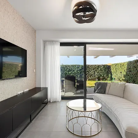 Costa Elegant Escape Apartment
