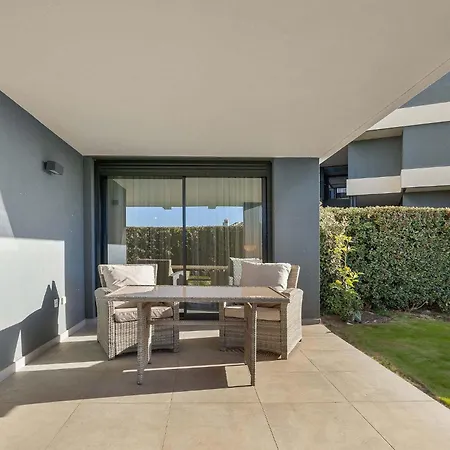 Costa Elegant Escape 公寓 *