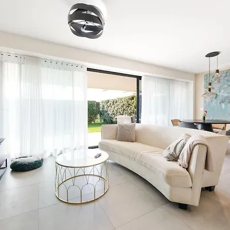 Apartment Costa Elegant Escape