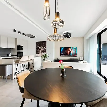 Apartment Costa Elegant Escape