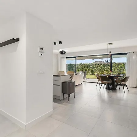 Costa Elegant Escape Appartement *